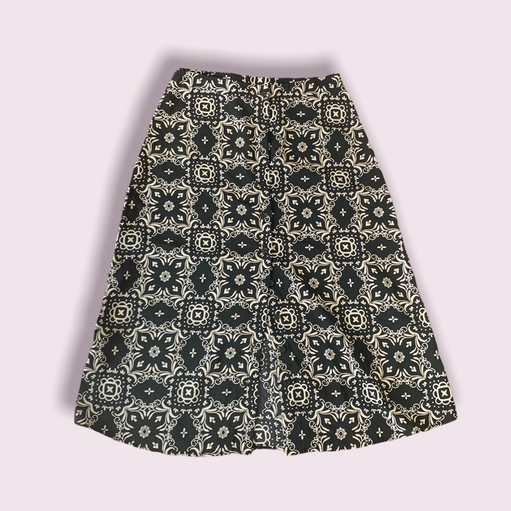 New Patterned Skirt with Buttons